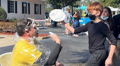 Students enjoy a break at the 2022 Winter Festival